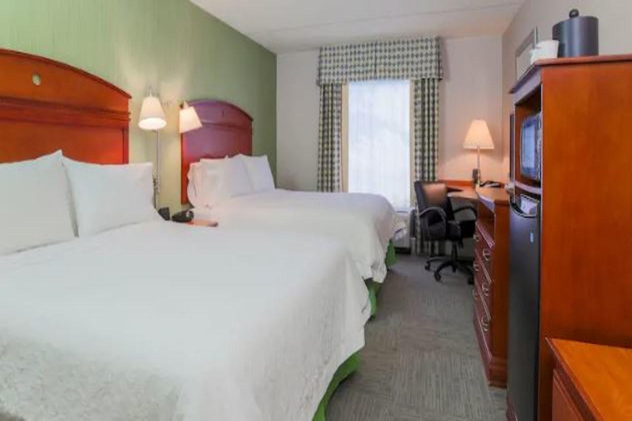 Hampton Inn & Suites Уест Хейвън Екстериор снимка