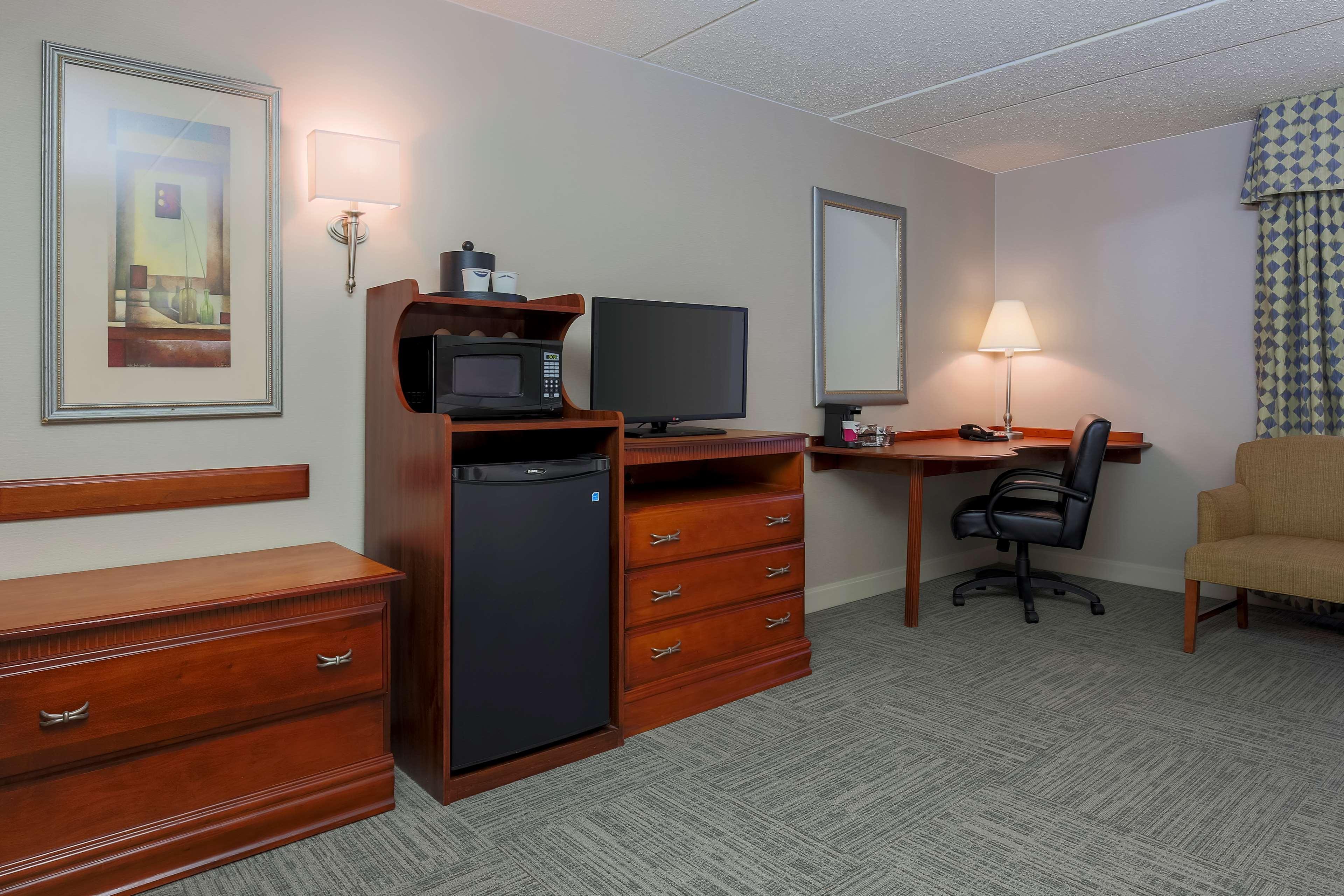 Hampton Inn & Suites Уест Хейвън Екстериор снимка