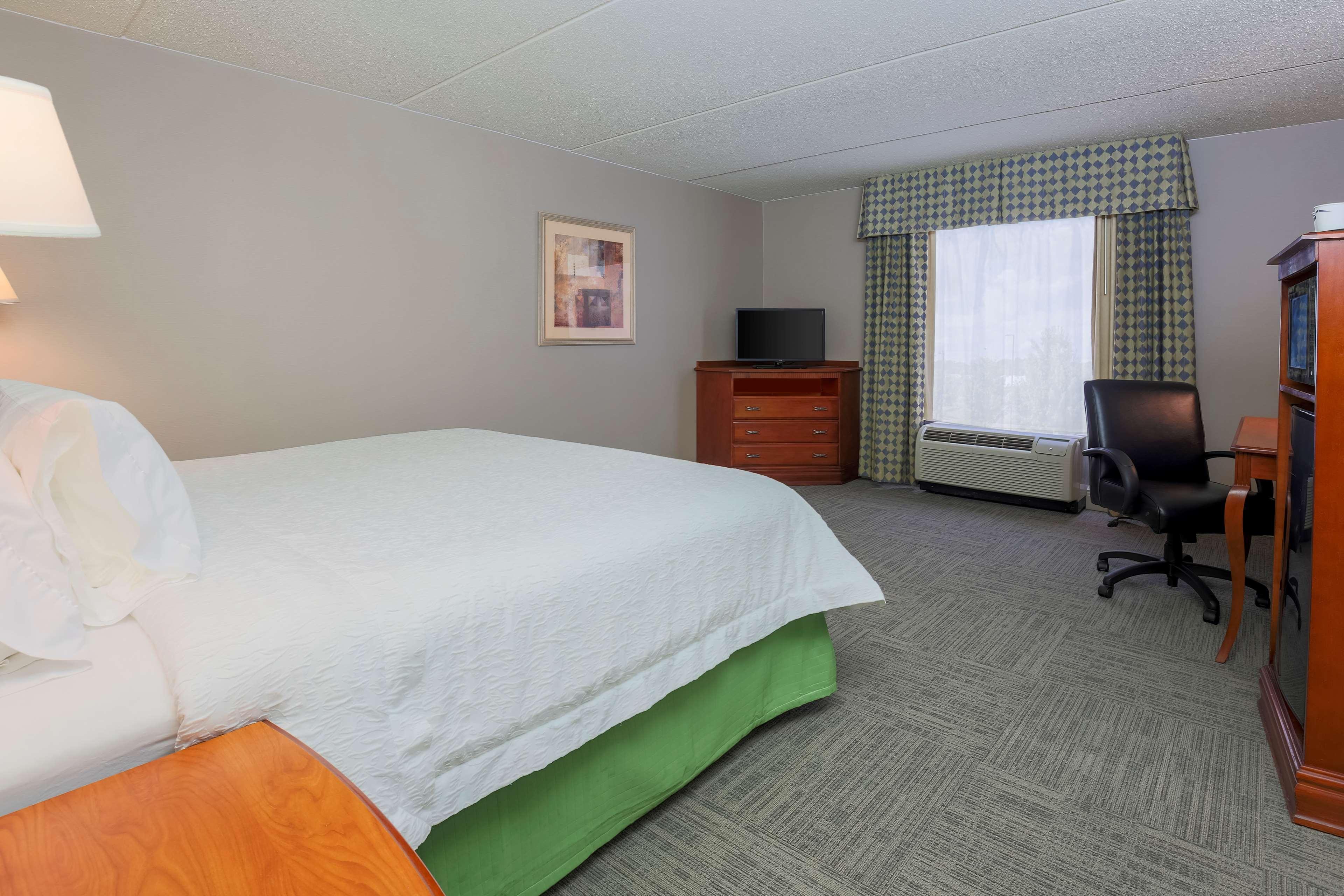 Hampton Inn & Suites Уест Хейвън Екстериор снимка