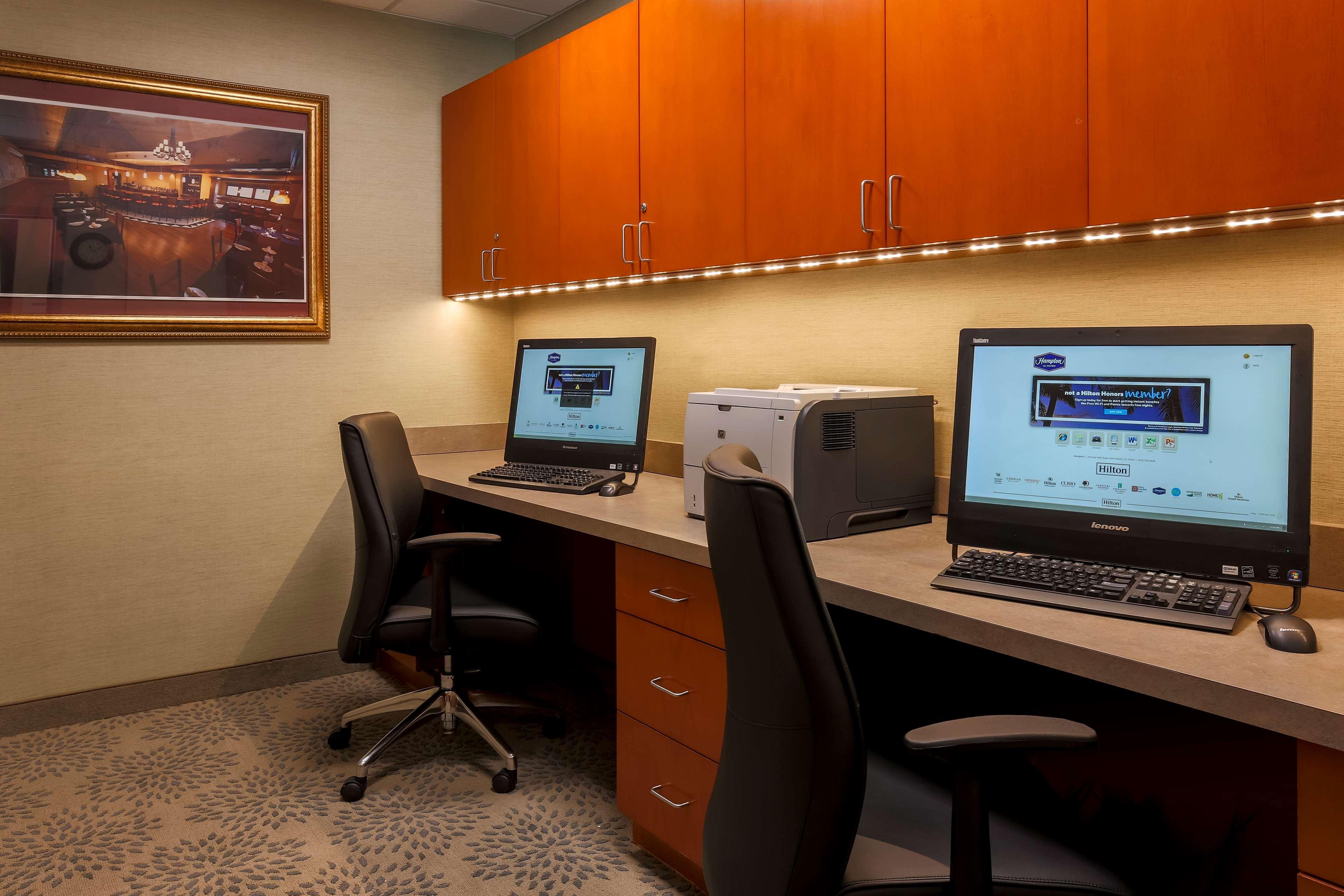 Hampton Inn & Suites Уест Хейвън Екстериор снимка