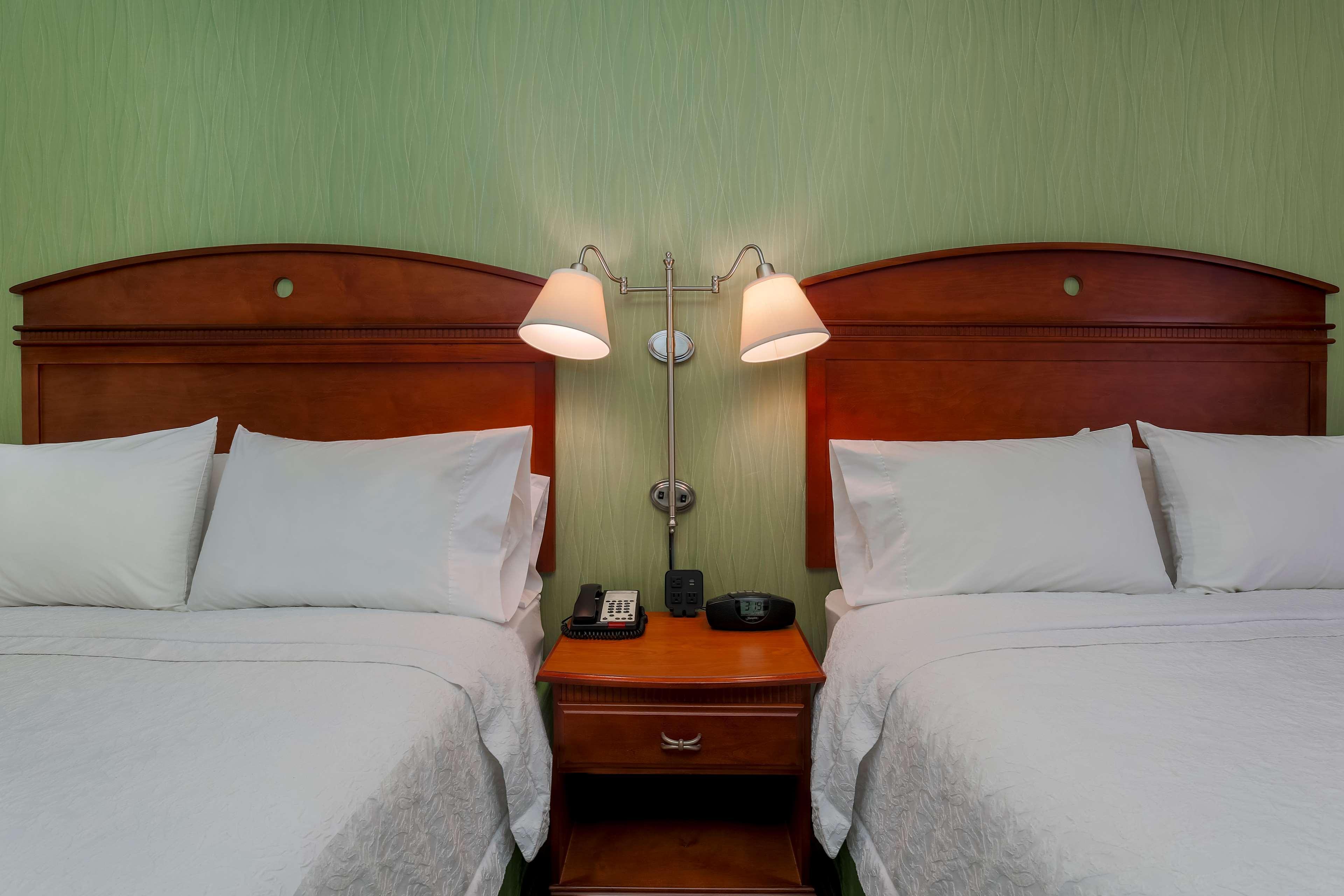 Hampton Inn & Suites Уест Хейвън Екстериор снимка