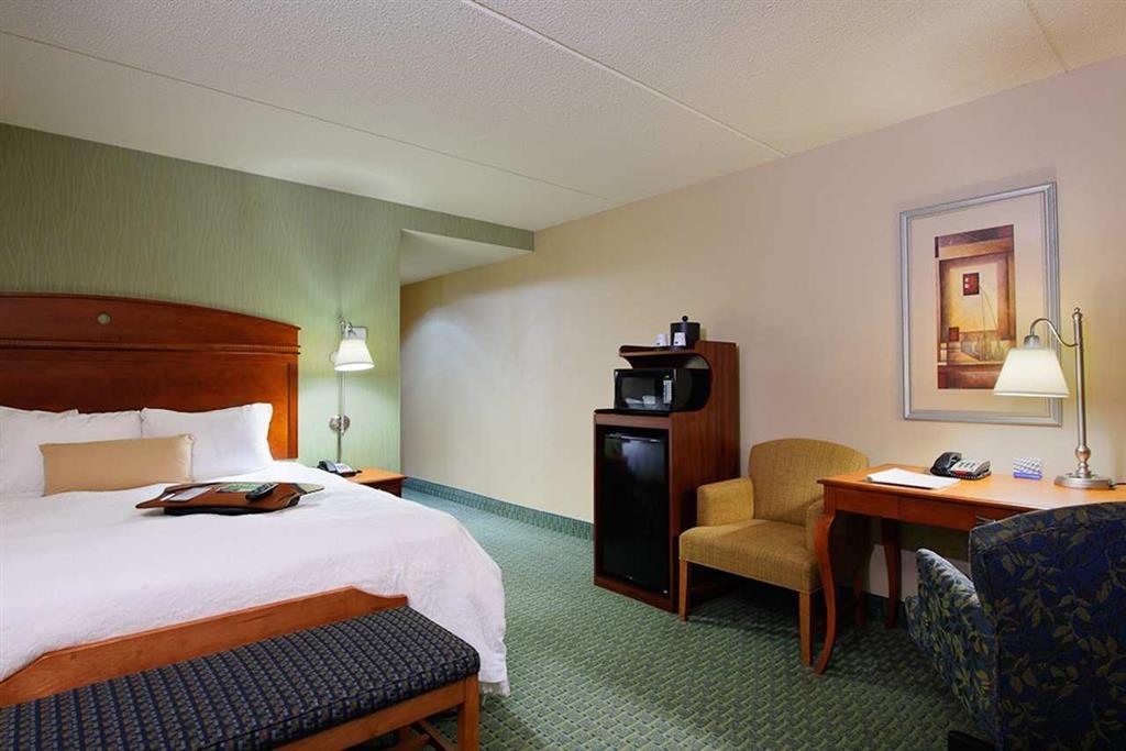 Hampton Inn & Suites Уест Хейвън Стая снимка